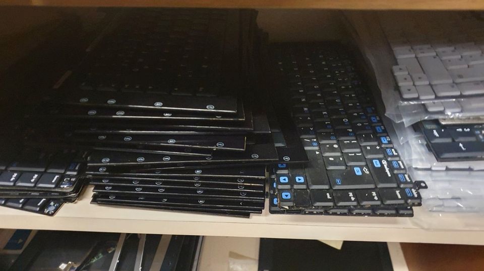 viele Notebooks und Teile HP DV1000, HP DV4000, HP DV5000 in Wanfried