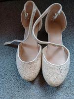 Ballerina mit Absatz Sandalen Baden-Württemberg - Buchen (Odenwald) Vorschau