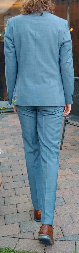 Anzug S.Oliver grau/blau Größe 98, moderner Schnitt in Moers