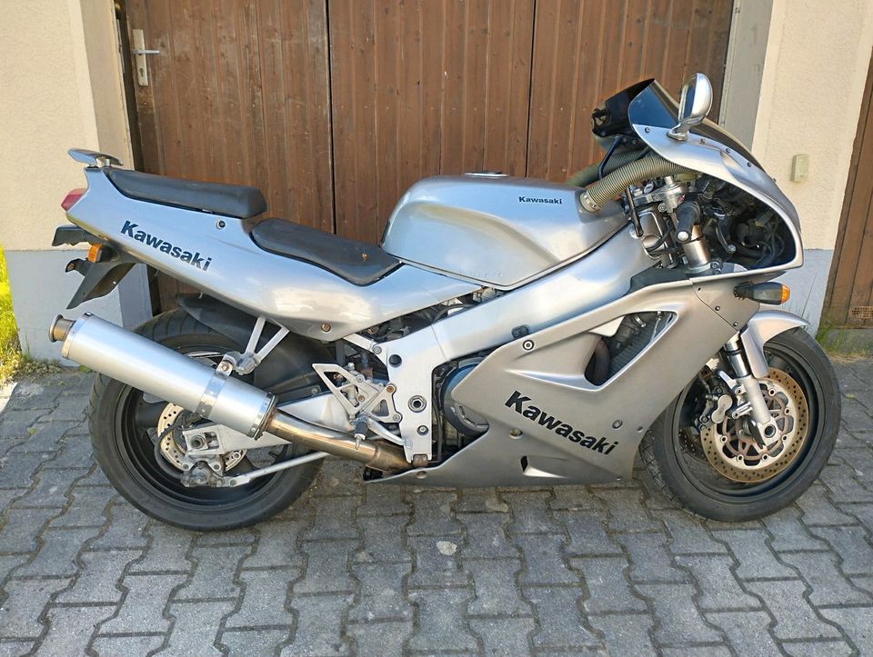 Kawasaki ZXR 750 J in Münchberg