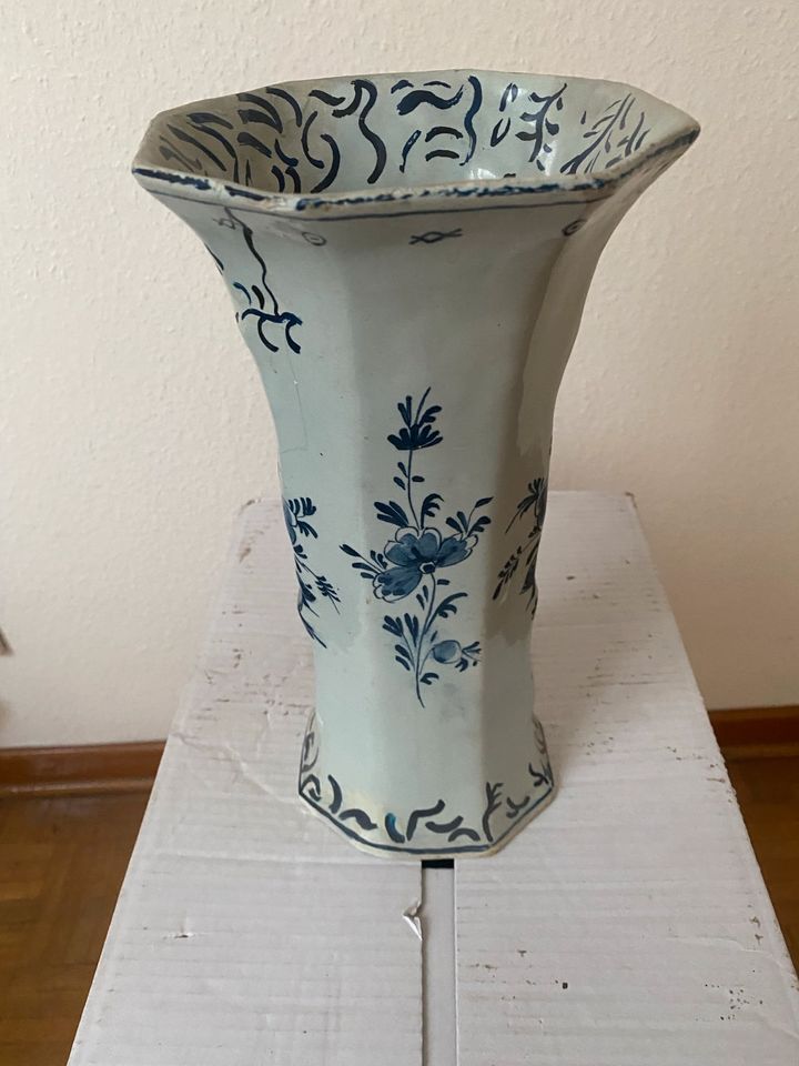 Antike Porzellan Vase in Aachen