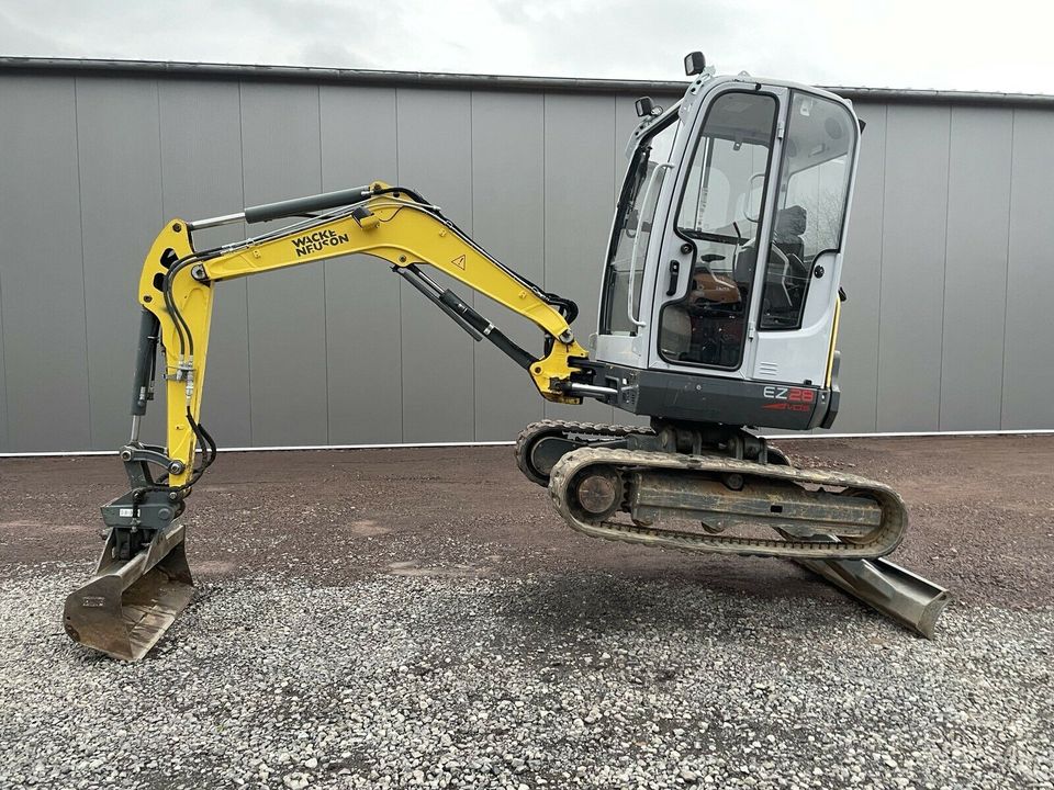 Minibagger Mieten Wacker-Neuson EZ 28 3,3 t Bagger K&K in Mücke