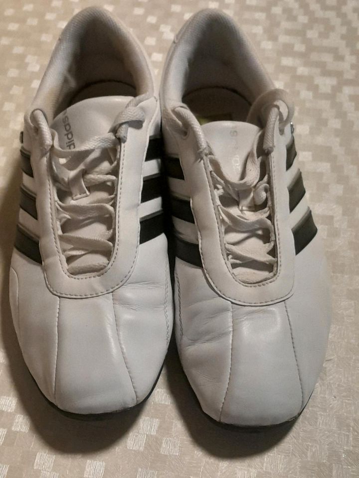 Adidas Original-Ledersneaker ( Größe 43 - 1/3) in Nörvenich
