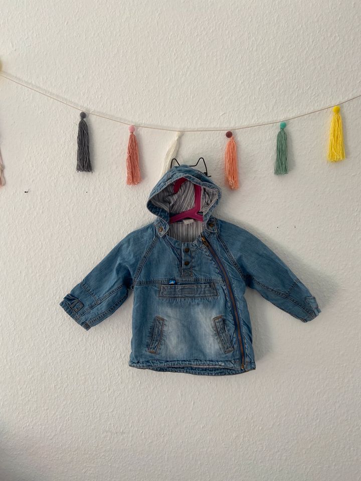 Jeansjacke Denim Mantel mit Kapuze von H&M Kleinkind Gr. 80 in Goslar