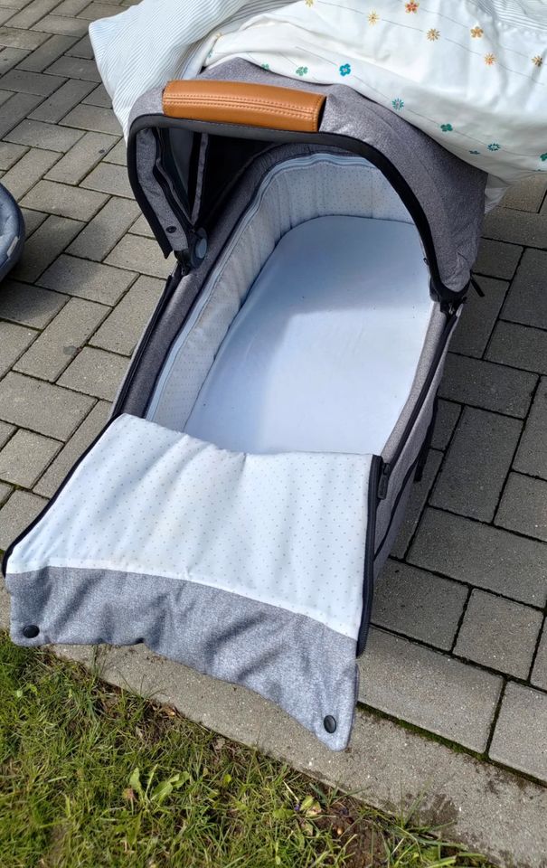 Kinderwagen von Emmaljunga Nxt 90 flat in Schönkirchen