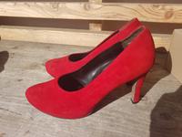 Paul Green - Rote Wildlederpumps, Gr. 38, ungetragen Hessen - Schmitten Vorschau