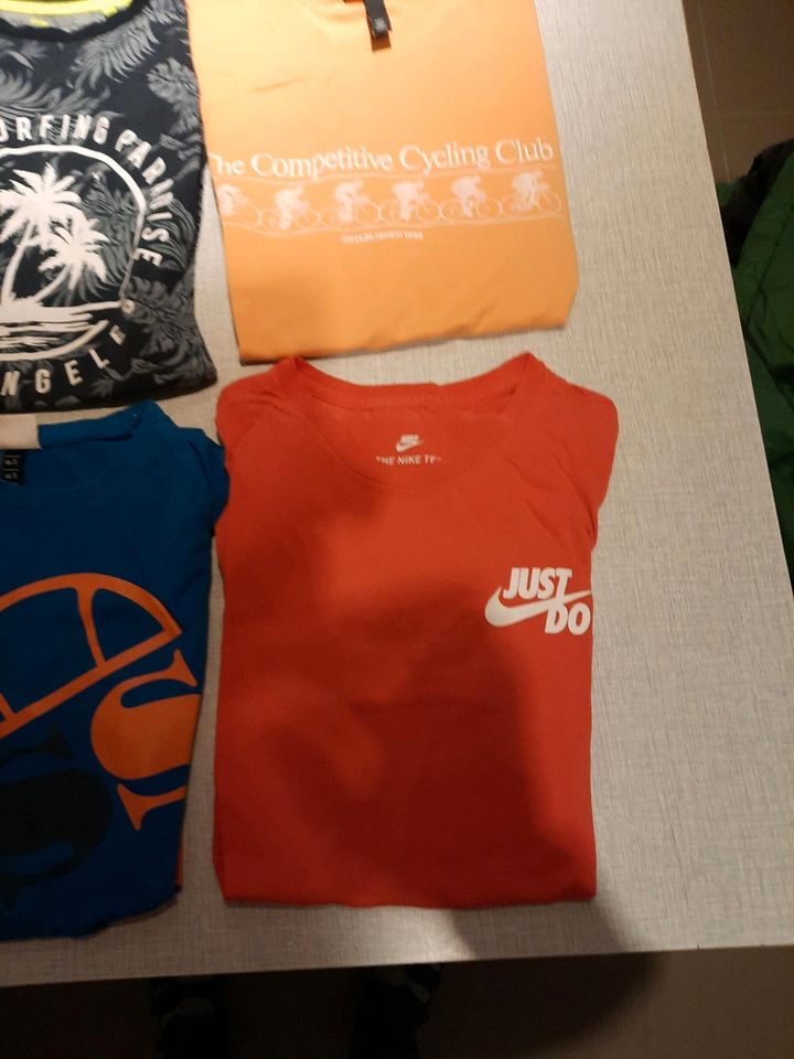 T-shirt 164 170 nike ellesse WE H&M etc XS S in Bocholt