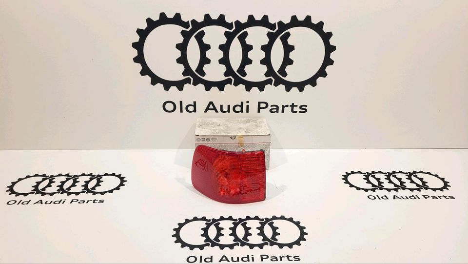 Rückleuchte Rot NEU Original Audi 100 S4 A6 S6 C4 Avant in Bredstedt