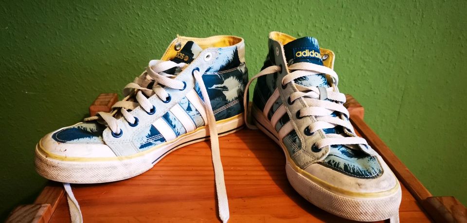 Adidas Sneaker Halbschuhe Feder Vintage Gr. 39 1/3 in Leipzig