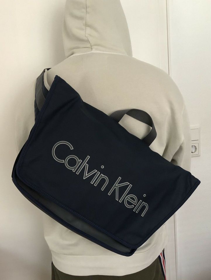 Calvin Klein Umhängetasche Laptoptasche NEU!! in München