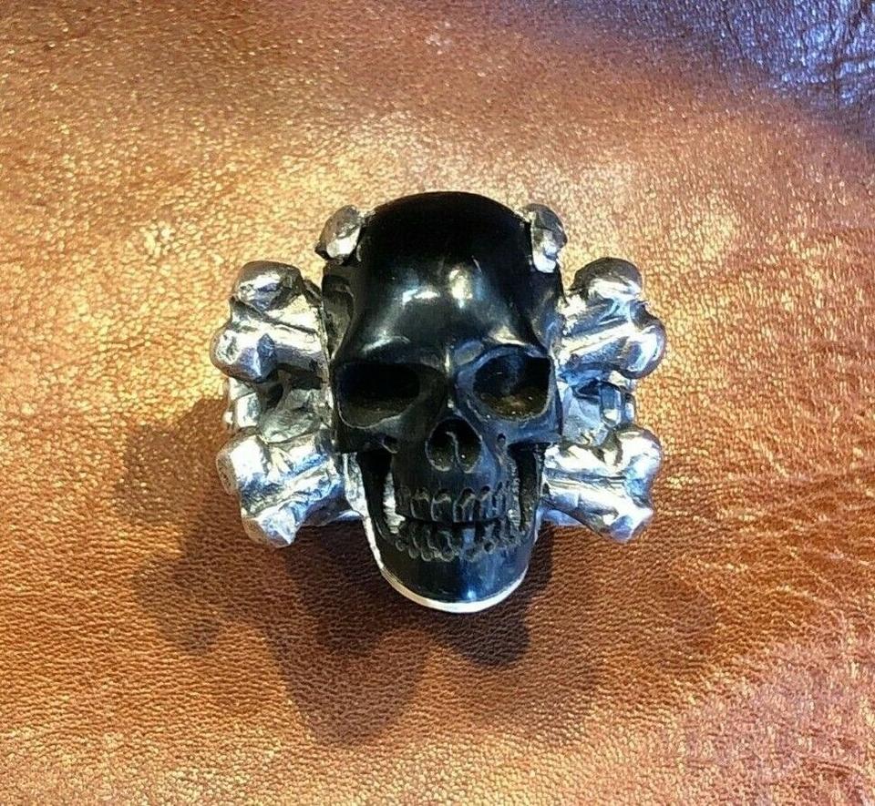 Skull Ring Totenkopf schwarzes Horn & Silber Unikat handgemacht in Köln