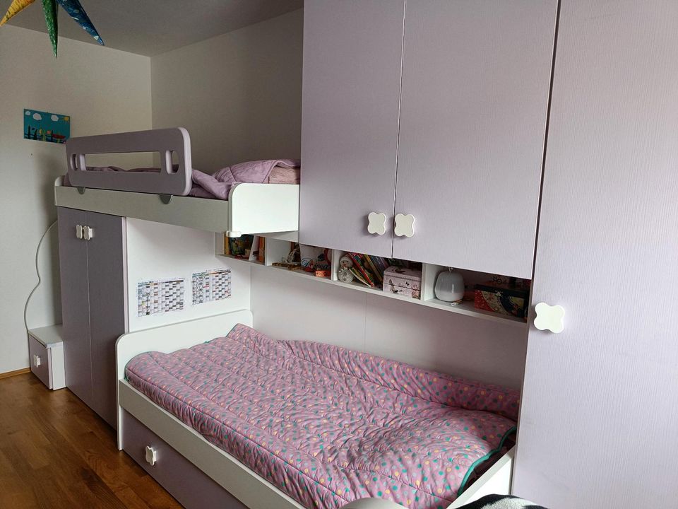 Kinderzimmer komplett 3 Betten + 3 Schränke bis 15.06 in Grasbrunn