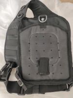 Sling Bag mit vielen Fächern und Molle Webbing (ungetragen) Hessen - Kassel Vorschau