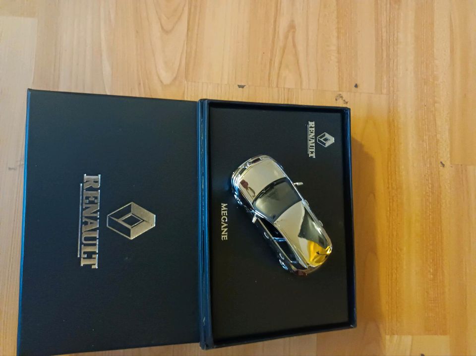 Modell Renault Megane 1:43, Sonder-Edition Chrom Neu &OVP in München