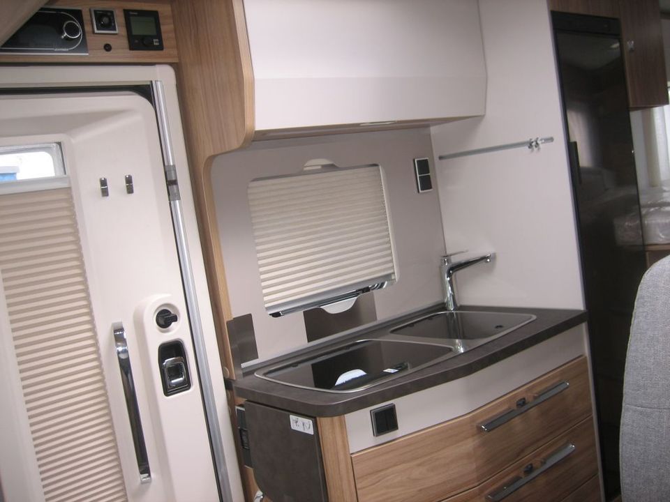 HYMER / ERIBA / HYMERCAR Exsis-i 580 Pure AUTOMATIK, 180 PS, NAVI,TV+SAT in Fuldatal