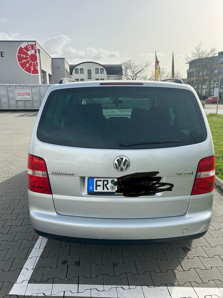 VW Touran Trendline 1.6 FSI in Freiburg im Breisgau