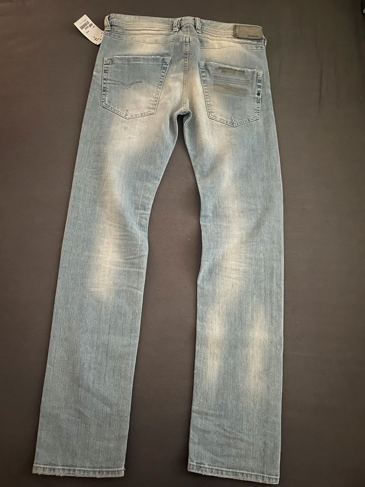 Diesel Herrenjeans 31 34 NEU in Nossen