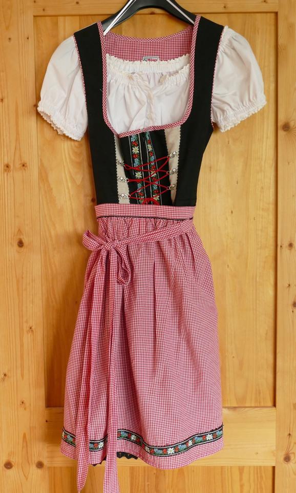 Schönes "Alphorn" Dirndl. Schwarz / rosé. Sehr gute Qualität. in Gärtringen
