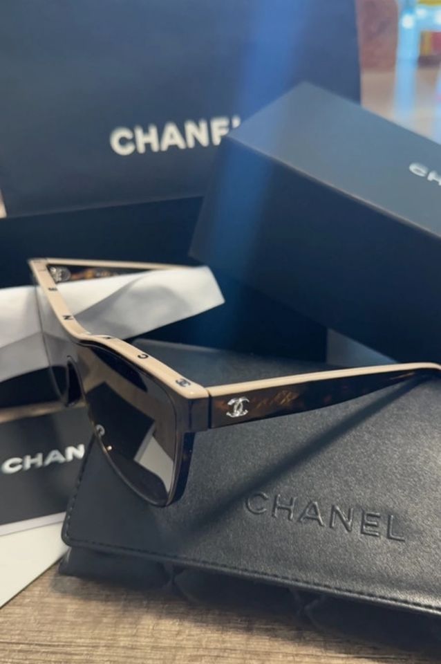 Schöne Chanel Sonnenbrille in Hamburg