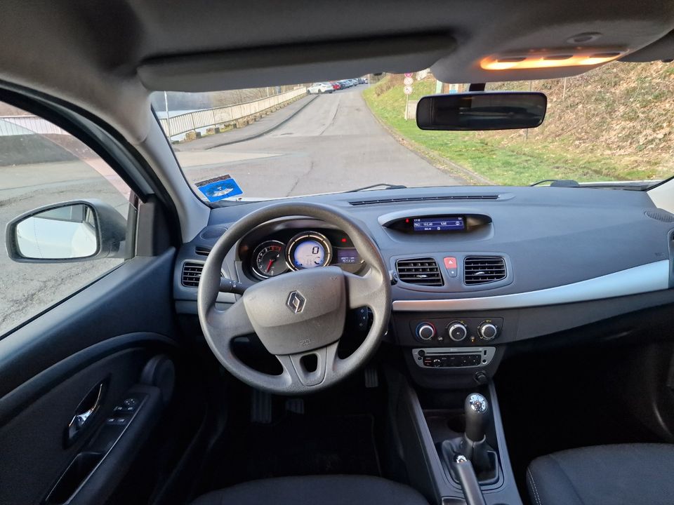 RENAULT MEGANE MIT ERST 60000KM top zustand in Gummersbach