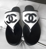 CHANEL flache Sandalen Flip-Flops Zehentrenner 35,5-36 weiß Münster (Westfalen) - Wienburg Vorschau