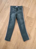 Jeans Hose Gr 122 Baden-Württemberg - Kämpfelbach Vorschau