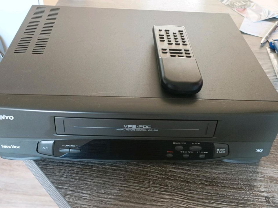 Sanyo VHS  Videorekorder in Frensdorf