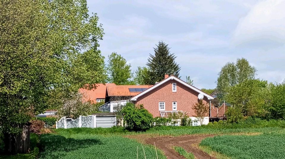 Doppelhaushälfte in romantischer Umgebung, kleines Dorf in Angeln in Ulsnis