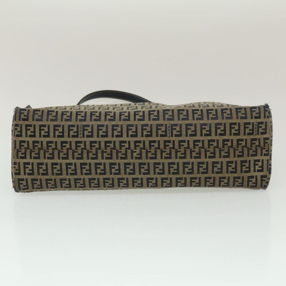 Fendi Mamma Baguette Zucca Tasche in Durbach