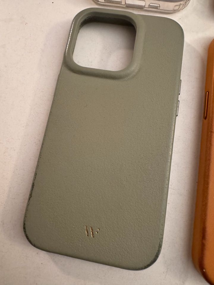 iPhone 14 Pro Hülle Case Leder Salbei Grün in Lügde