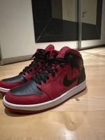 Air Jordan 1 Mid rot schwarz EUR Gr. 42 / US 8.5 Nike TOP Zustand Bayern - Regensburg Vorschau