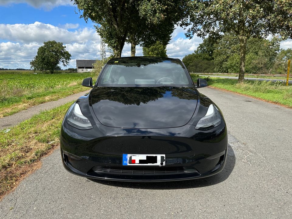 Tesla Model Y Performance 2022 / Tausch gegen Model X S / Verkauf in Bocholt