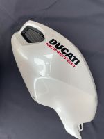 Ducati Monster 696/796 Tankverkleidung links 48032601B lackiert Rheinland-Pfalz - Rengsdorf Vorschau