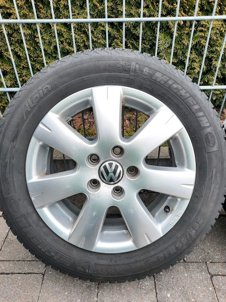 VW Golf V Alufelgen 205/55 R16 Winter Radsatz Felgen in Illerrieden