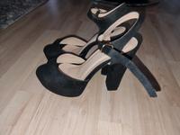 High Heels Kayla Gr.37 neuwertig Sachsen - Taucha Vorschau
