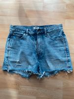 Neuwertige Tommy Hilfiger Jean-Shorts Gr. 28 Kr. Passau - Passau Vorschau