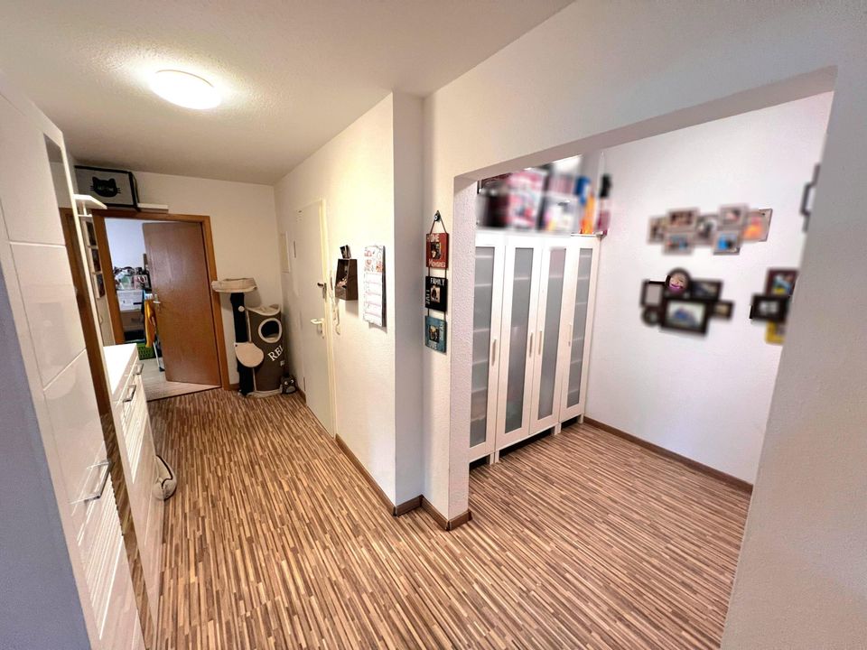 Schicke 3-Raum-Wohnung mit PKW-Stellplatz! in Grünhain-Beierfeld 