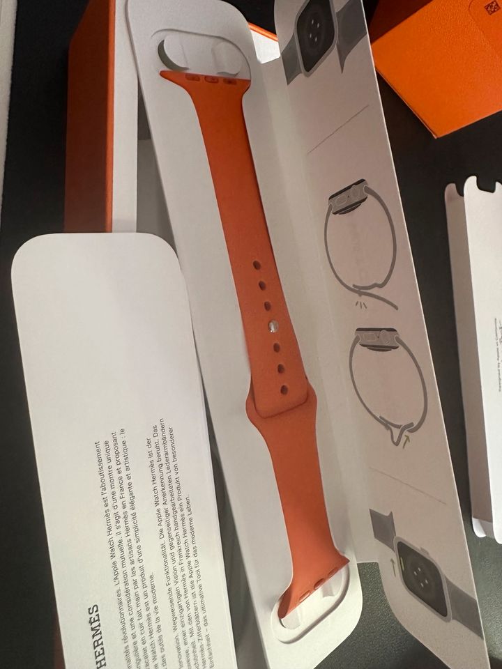 Apple Watch Hermes Orange Armband neu und original in Osterburken