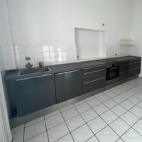 Moderne Küche mit Elektrogeräten ohne Arbeits & Kochfeldplatte Hessen - Kiedrich Vorschau