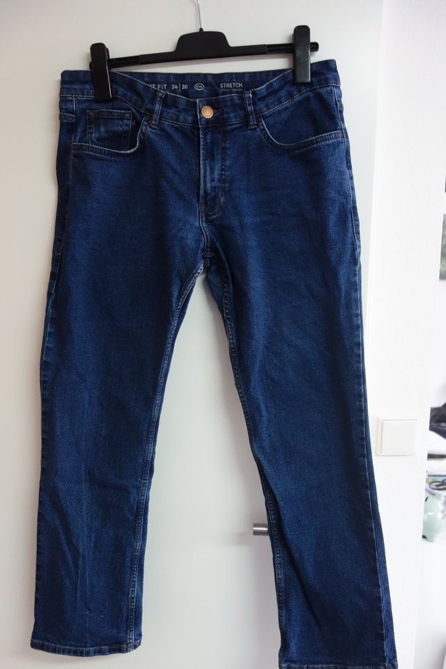 Herren Jeans 34/30 Straight fit Stretch in Korntal-Münchingen