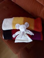 Babydecke handgestrickt plus Rasselmaus Nordrhein-Westfalen - Linnich Vorschau