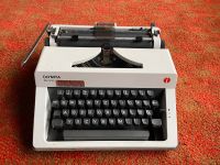 Schreibmaschine OLYMPIA Monica, mit Kofferfunktion Nordrhein-Westfalen - Olsberg Vorschau