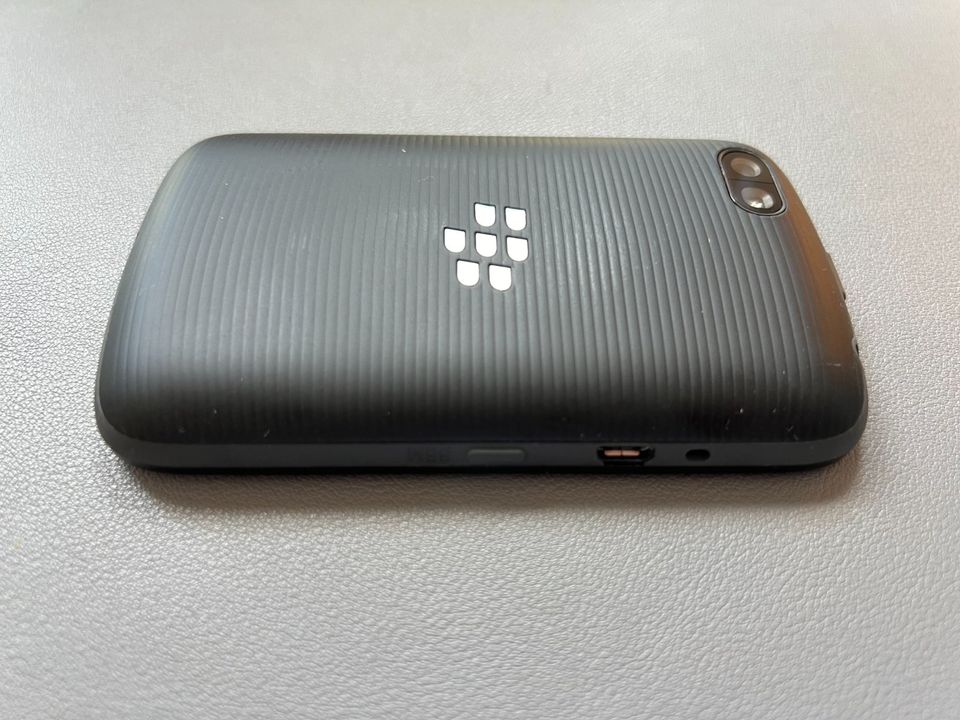 Blackberry 9720 | 32 GB Speicherkarte | Top Zustand in Dresden