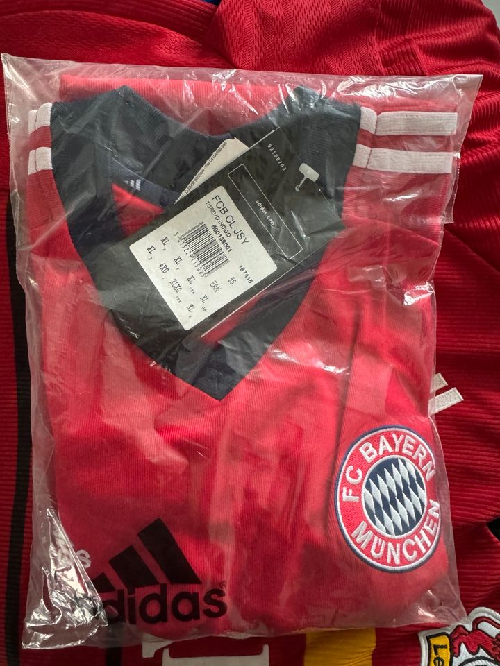 FC Bayern München Trikot 2002/2003 NEU in Dortmund