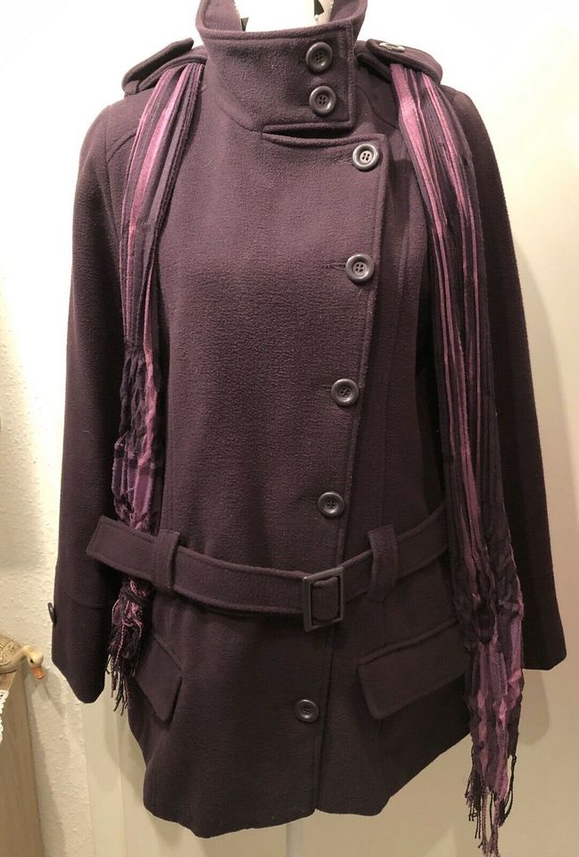 Damen Winterjacke Gr 38 in der Farbe Violett (Lila ) in Wesel