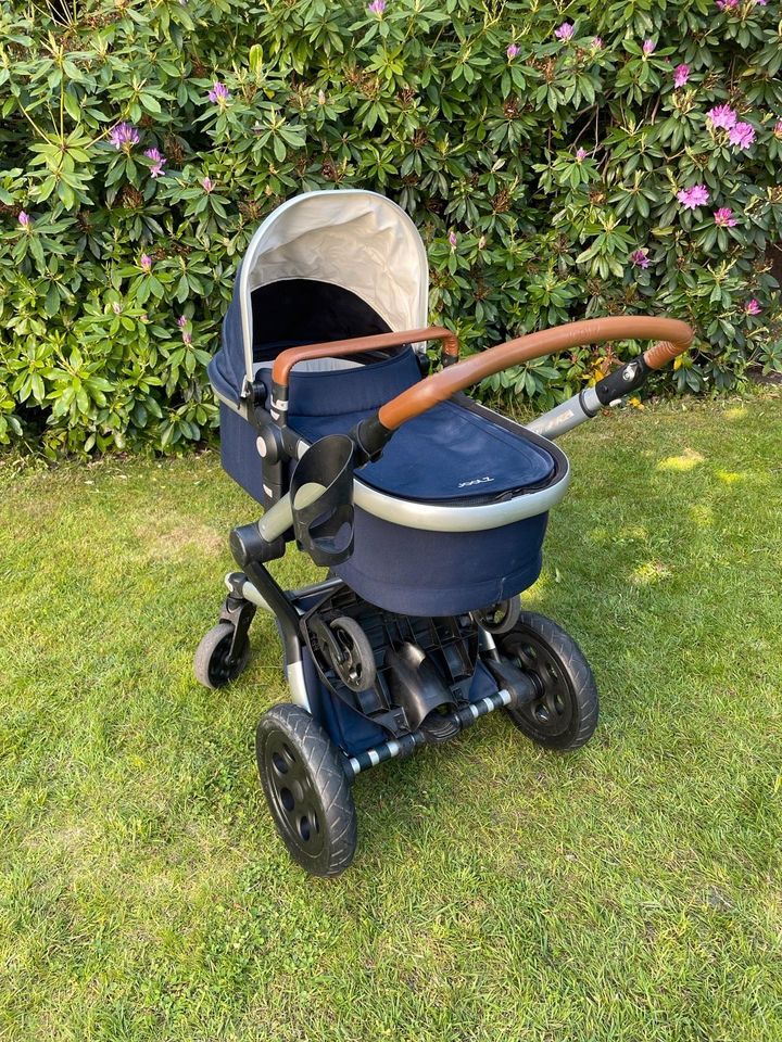 Kinderwagen "Joolz Day" in Parrot Blue mit Zubehör in Lübeck