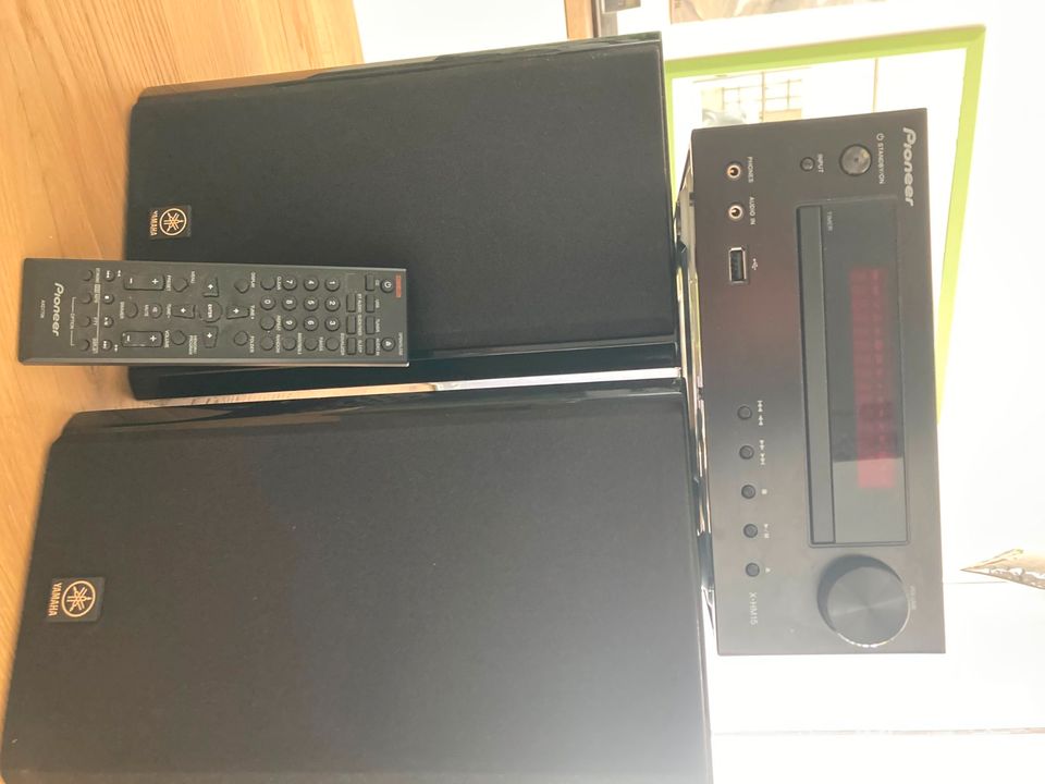 Pioneer CD Player mit Yamaha Boxen in Essen