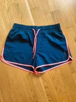 Kurze Sporthose von Esprit mit Farbkontrast blau-pink Frankfurt am Main - Rödelheim Vorschau