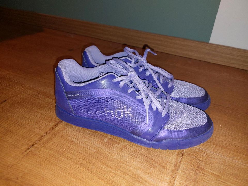 Reebok Gr 38 Sneaker Turnschuhe lila in Jembke