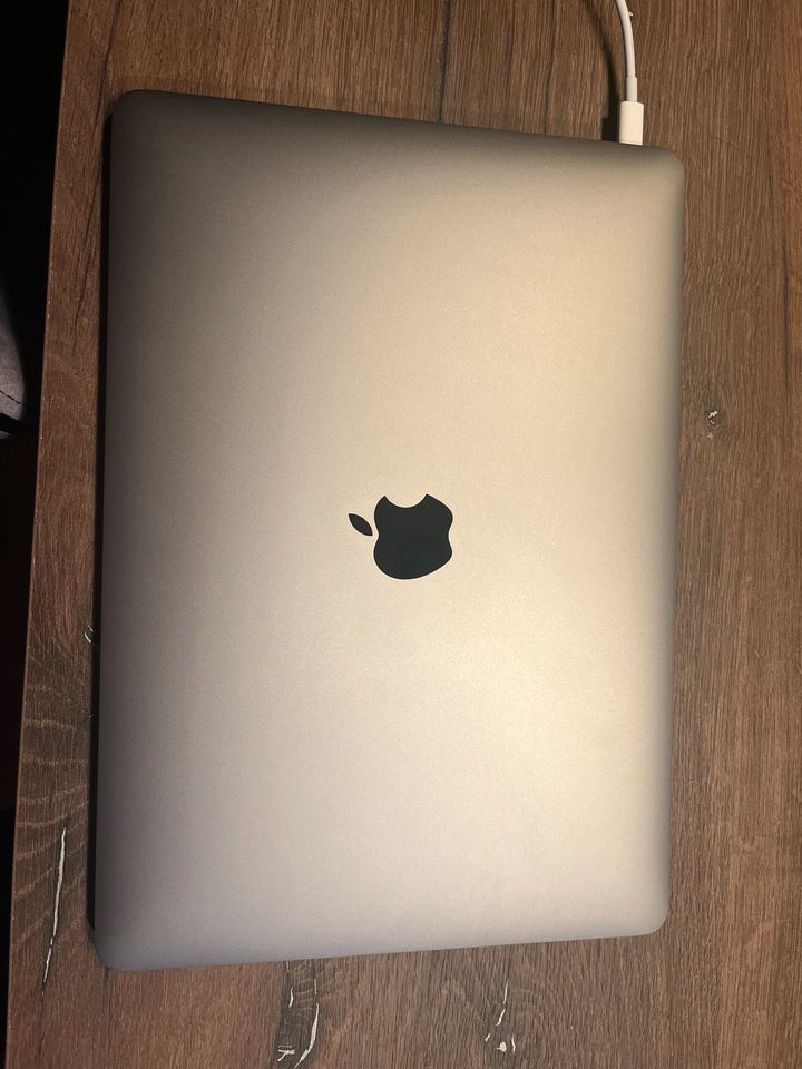 MacBook Air 13“ Space Gray in Castrop-Rauxel